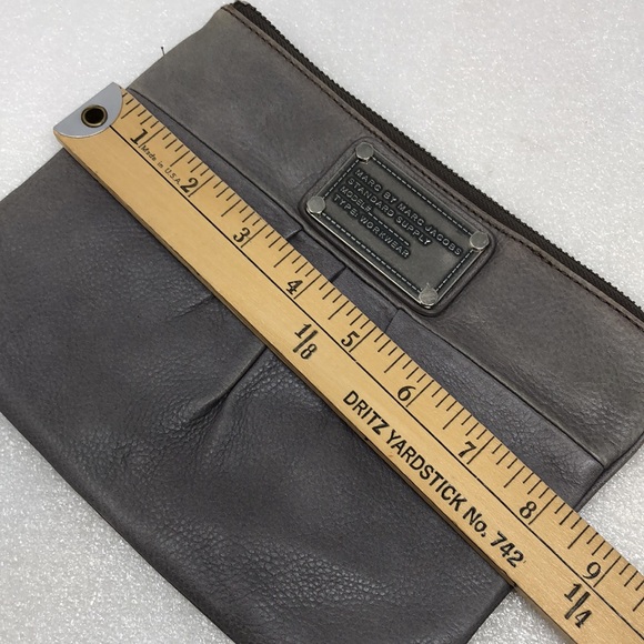 Marc by Marc Jacobs Clutch Gray Leather Standard Supply Workwear - Picture 9 of 15